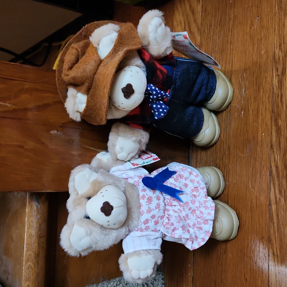 Wendy's 1986 Furskin Bears dolls, collected, great condition.